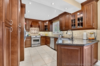 8540 Citrus Wynd, West Vancouver, BC V7W 3H1