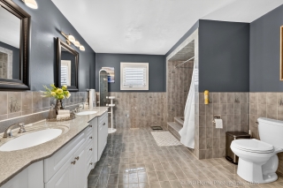 8540 Citrus Wynd, West Vancouver, BC V7W 3H1
